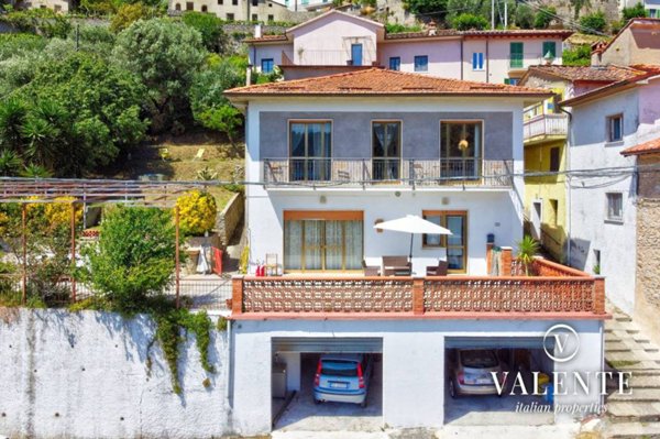 casa indipendente in vendita a Camaiore in zona Torcigliano
