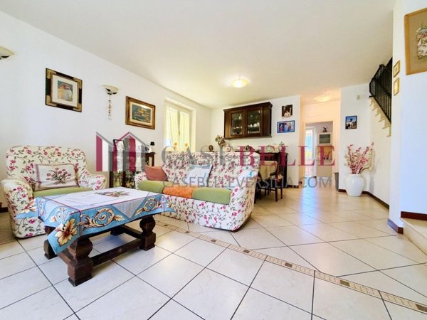 casa indipendente in vendita a Camaiore in zona Capezzano Pianore