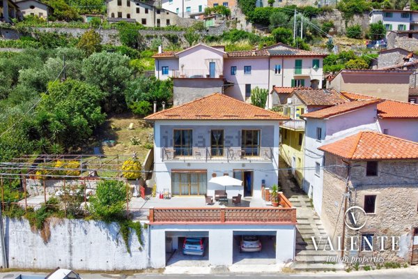 casa indipendente in vendita a Camaiore in zona Torcigliano