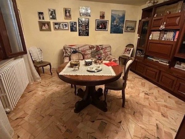 casa indipendente in vendita a Camaiore in zona Vado