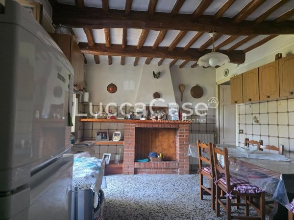 casa indipendente in vendita a Camaiore in zona Montemagno