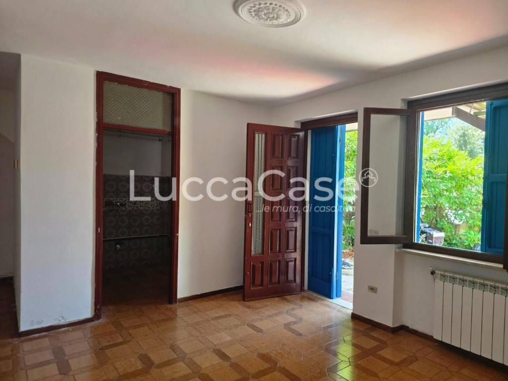 appartamento in vendita a Camaiore in zona Lido di Camaiore