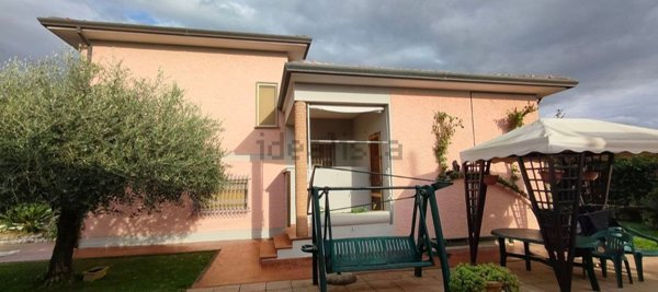 casa indipendente in vendita a Camaiore in zona Lido di Camaiore
