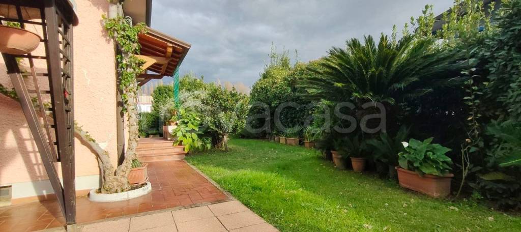 casa indipendente in vendita a Camaiore in zona Lido di Camaiore