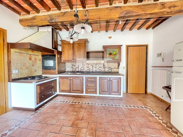 appartamento in vendita a Camaiore in zona Lombrici