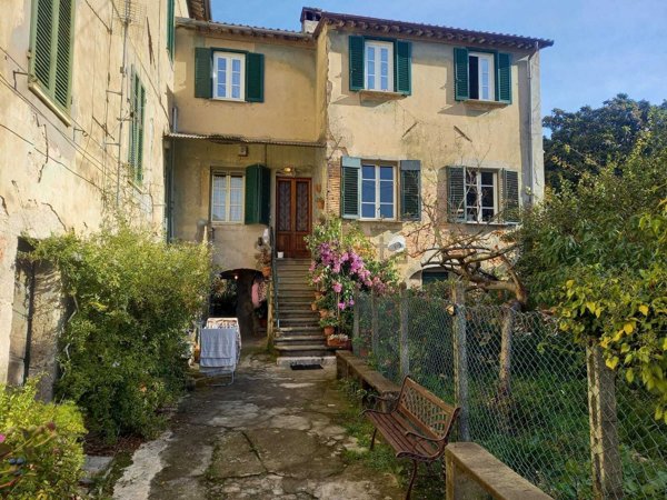 appartamento in vendita a Camaiore in zona Vado