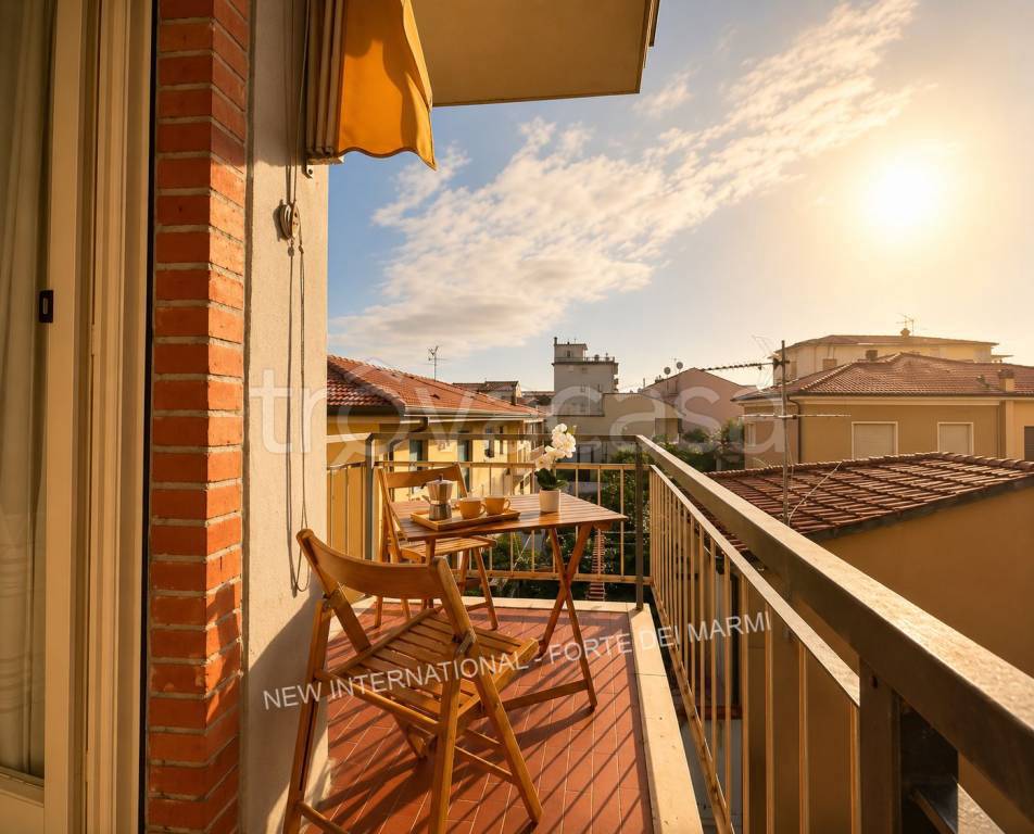 appartamento in vendita a Camaiore in zona Lido di Camaiore