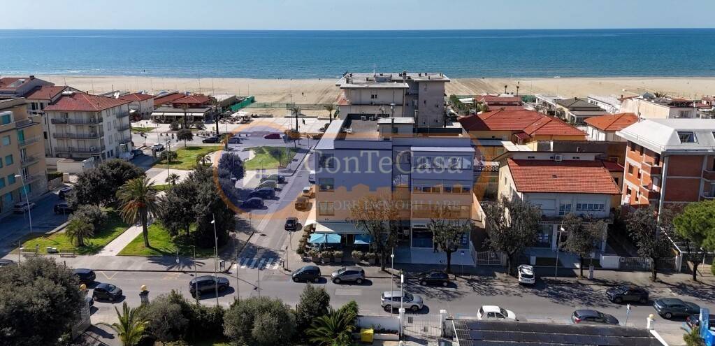 appartamento in vendita a Camaiore in zona Lido di Camaiore