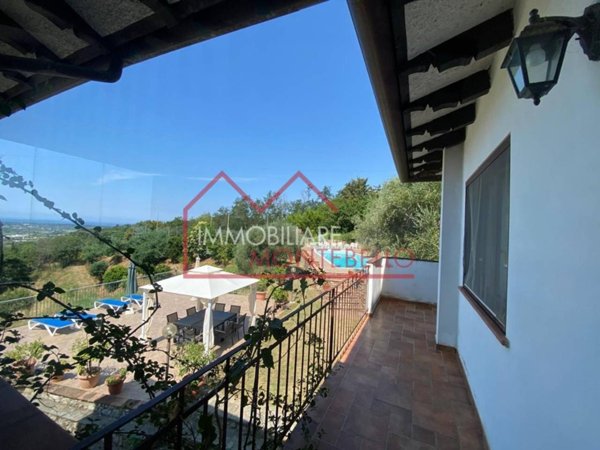 casa indipendente in vendita a Camaiore in zona Capezzano Pianore