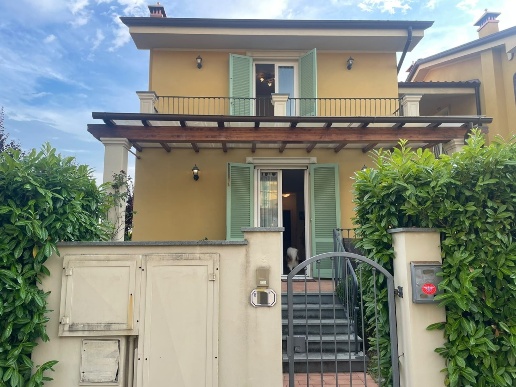 casa indipendente in vendita a Camaiore in zona Capezzano Pianore