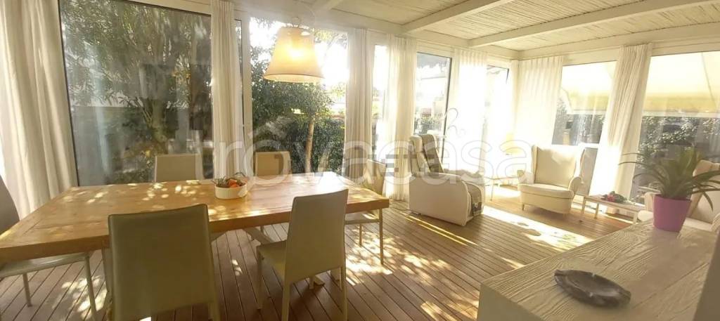 casa indipendente in vendita a Camaiore