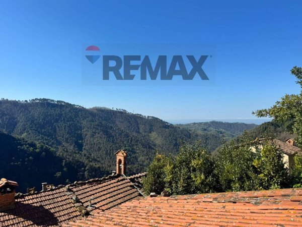casa indipendente in vendita a Camaiore in zona Torcigliano