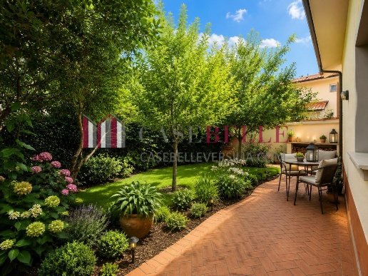 casa indipendente in vendita a Camaiore