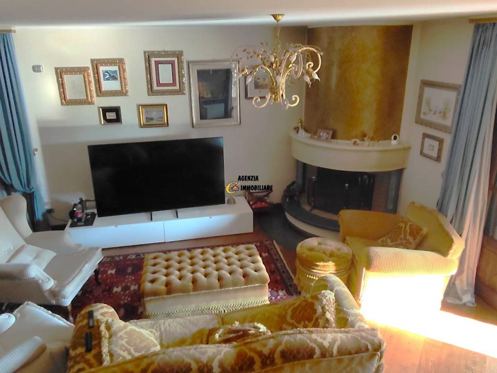 casa indipendente in vendita a Camaiore in zona Capezzano Pianore