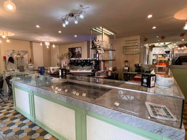negozio in vendita a Camaiore in zona Pieve di Camaiore