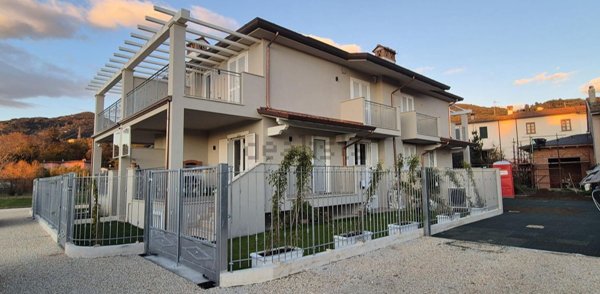quadrivano in vendita a Camaiore in zona Capezzano Pianore