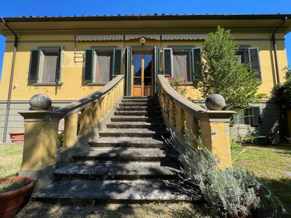 casa indipendente in vendita a Camaiore