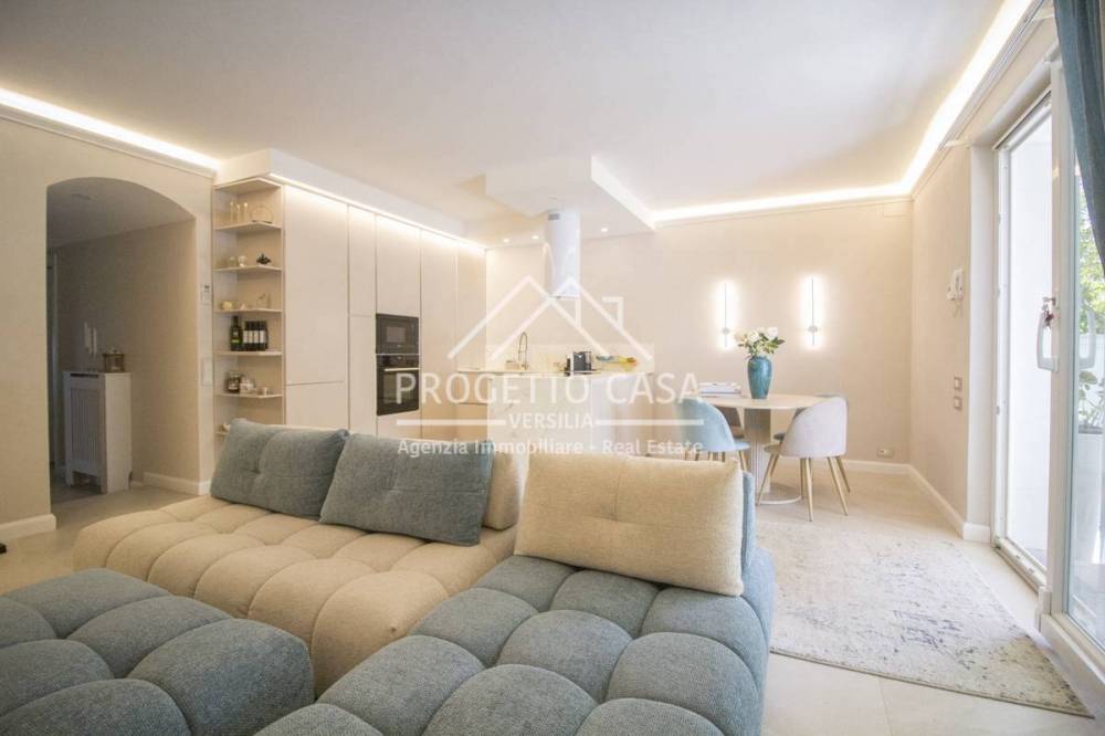 appartamento in vendita a Camaiore in zona Lido di Camaiore