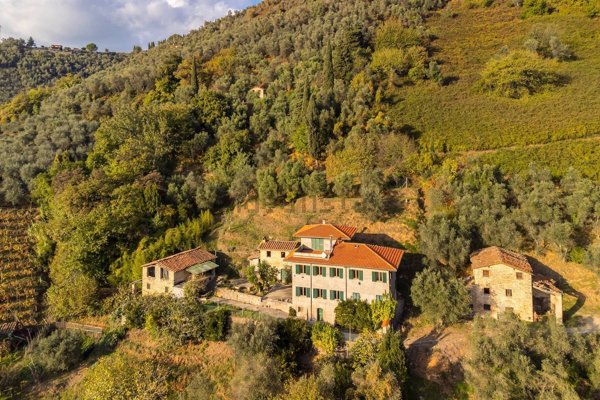 casale in vendita a Camaiore in zona Nocchi