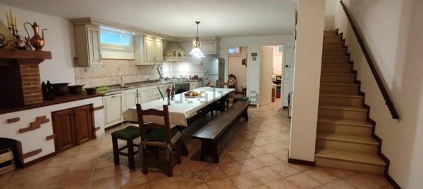 casa indipendente in vendita a Camaiore in zona Capezzano Pianore