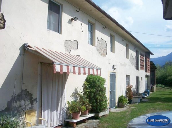 casale in vendita a Camaiore in zona Capezzano Pianore