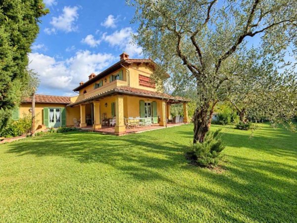 casa indipendente in vendita a Camaiore in zona Capezzano Pianore