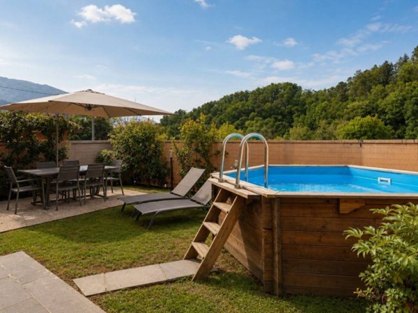 casa indipendente in vendita a Camaiore