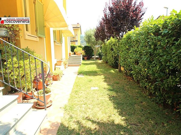 casa indipendente in vendita a Camaiore in zona Capezzano Pianore