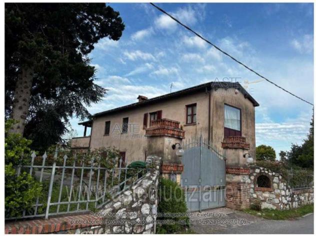 casa indipendente in vendita a Camaiore