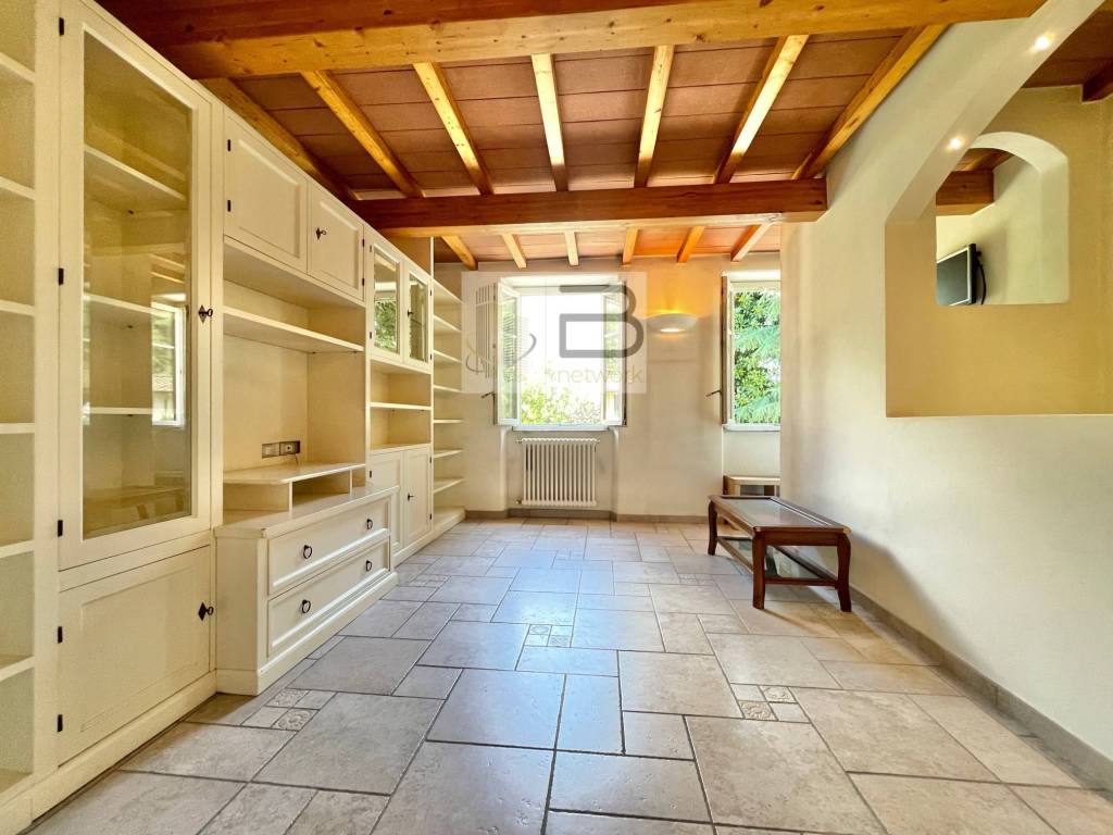 casa indipendente in vendita a Camaiore in zona Lido di Camaiore