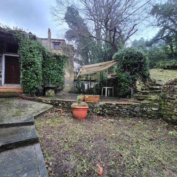 casa indipendente in vendita a Camaiore