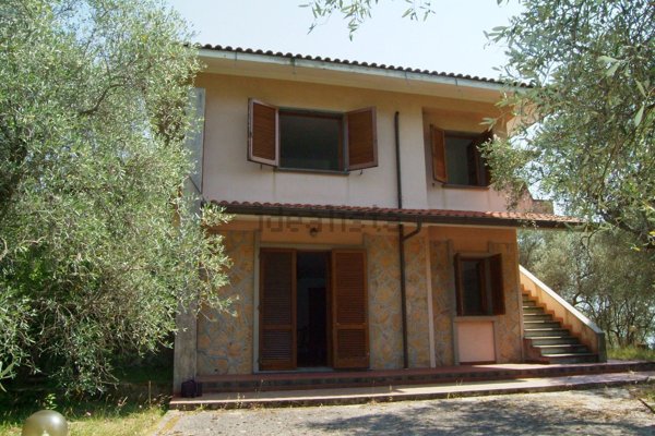 casa indipendente in vendita a Camaiore