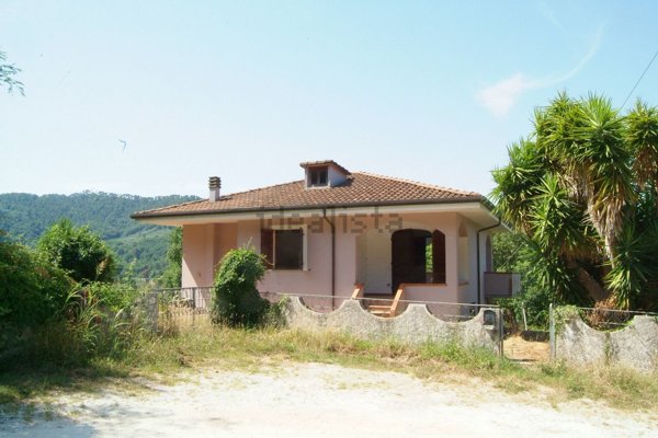 casa indipendente in vendita a Camaiore in zona Marignana