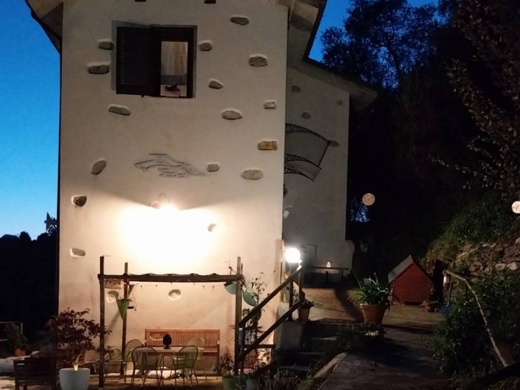casa indipendente in vendita a Camaiore