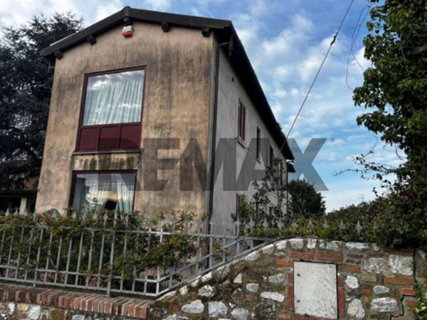 casa indipendente in vendita a Camaiore