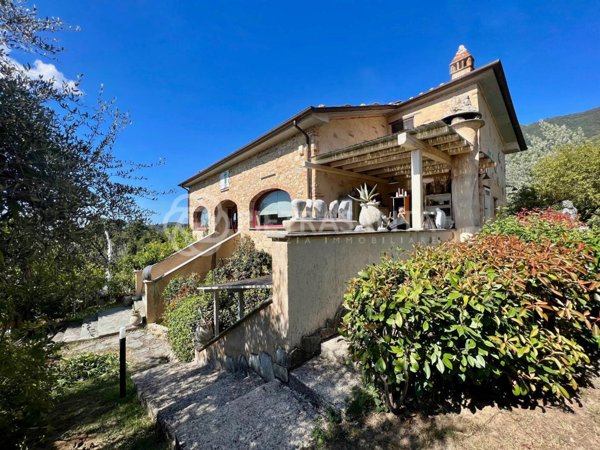 casa indipendente in vendita a Camaiore in zona Pieve di Camaiore