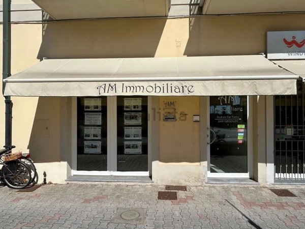 ufficio in vendita a Camaiore