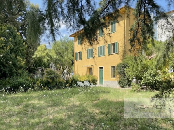 casa indipendente in vendita a Camaiore