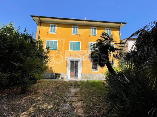 casa indipendente in vendita a Camaiore in zona Lido di Camaiore