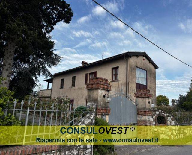 casa indipendente in vendita a Camaiore