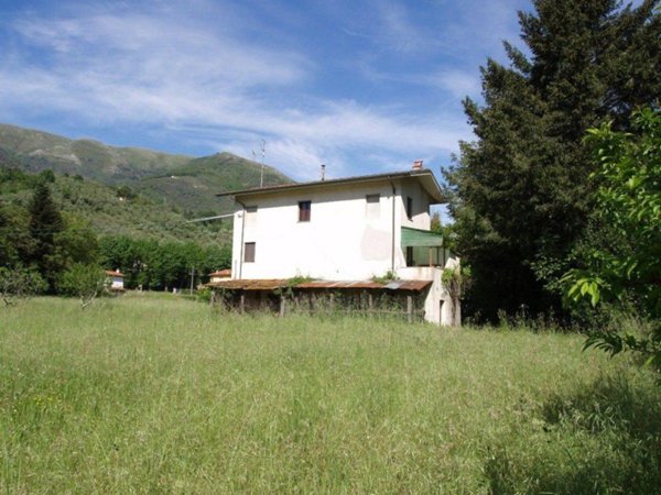 casa indipendente in vendita a Camaiore in zona Pieve di Camaiore