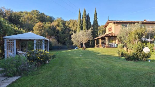 casa indipendente in vendita a Camaiore in zona Capezzano Pianore