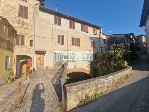 casa indipendente in vendita a Camaiore in zona Nocchi