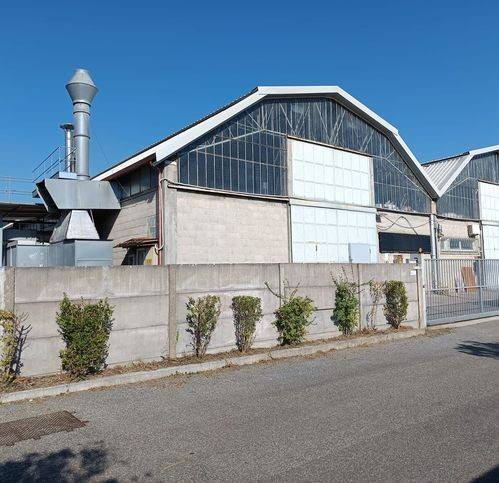 locale commerciale in vendita a Camaiore in zona Capezzano Pianore
