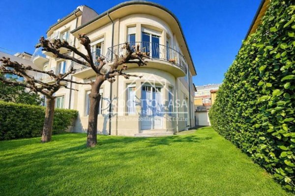 casa indipendente in vendita a Camaiore