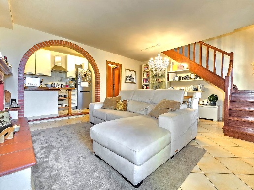 casa semindipendente in vendita a Camaiore in zona Pieve di Camaiore