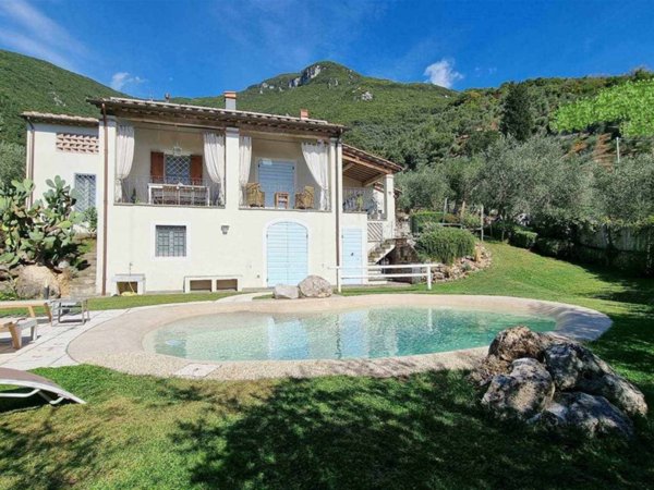 casa indipendente in vendita a Camaiore in zona Pieve di Camaiore