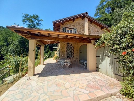 casa indipendente in vendita a Camaiore