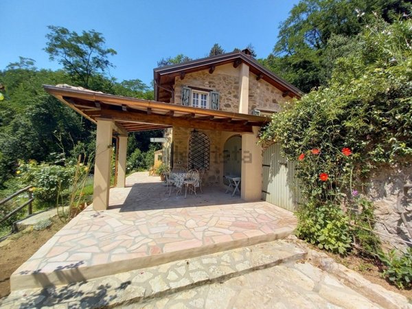 casa indipendente in vendita a Camaiore