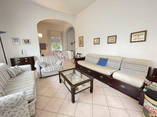 casa indipendente in vendita a Camaiore in zona Lido di Camaiore